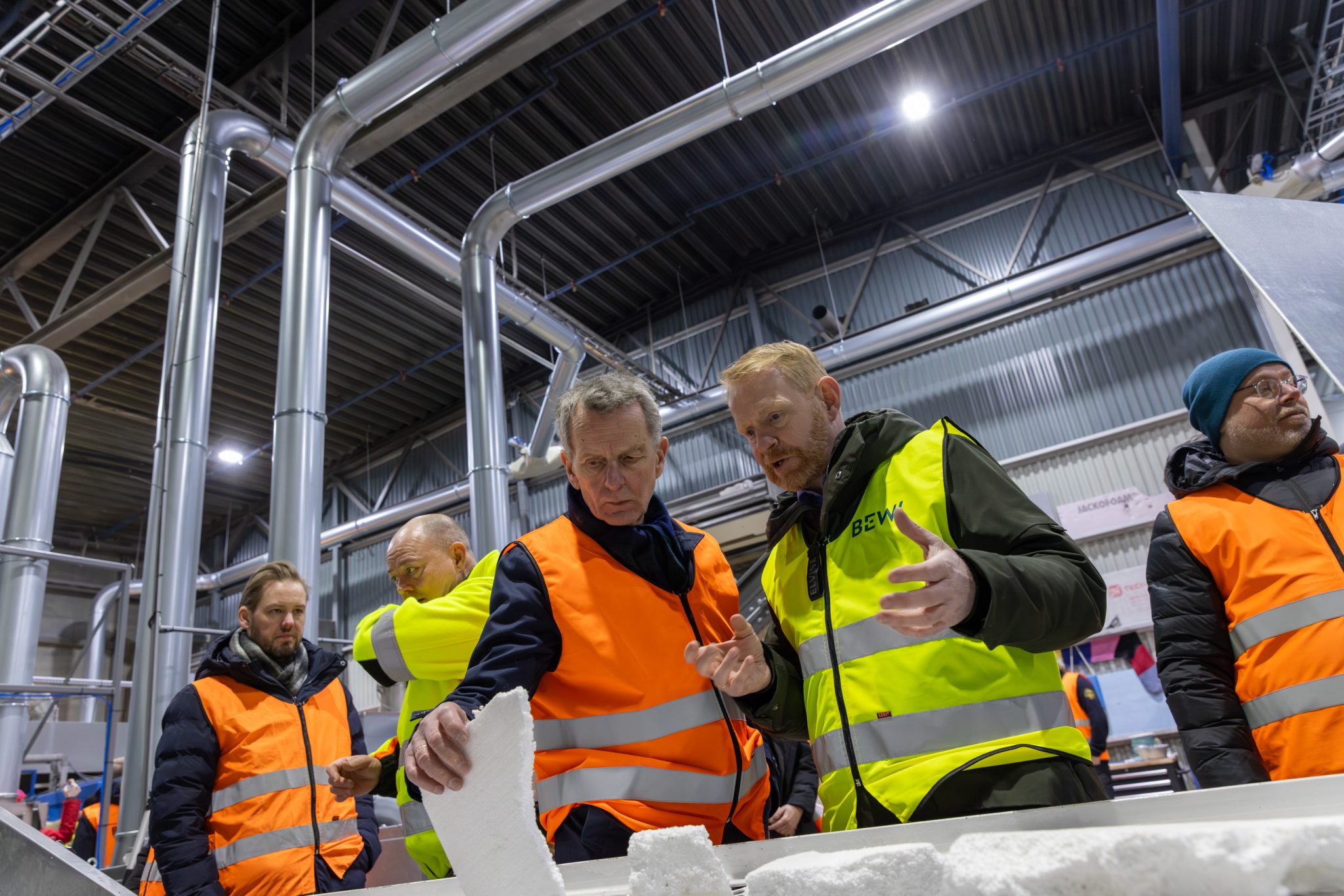 Jens Christian Hernes i BEWI Insulation Norge og styreleder i BEWI Gunnar Syvertsen.